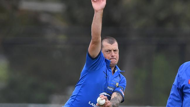 Travis Campbell bowling for Langwarrin.