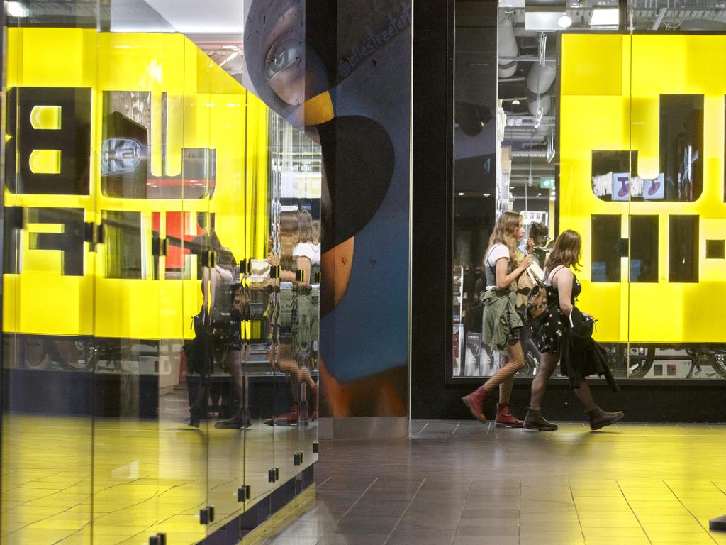 JB Hi-Fi reveals record sales for the 2022 financial year