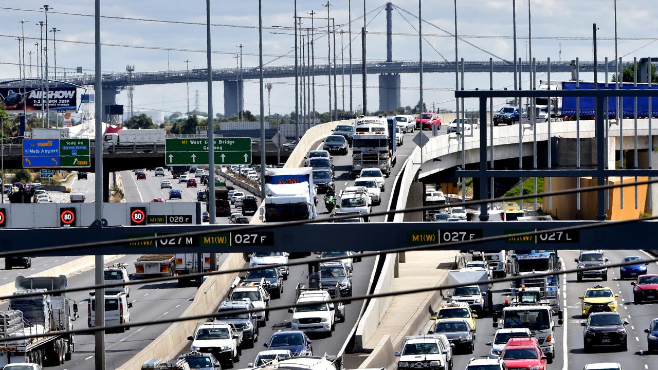 West Gate Freeway chaos: Broken down truck, fuel spill closes inbound ...