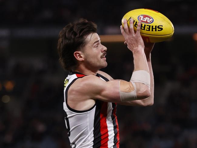 Jack Sinclair takes a mark. Picture: Darrian Traynor/Getty Images