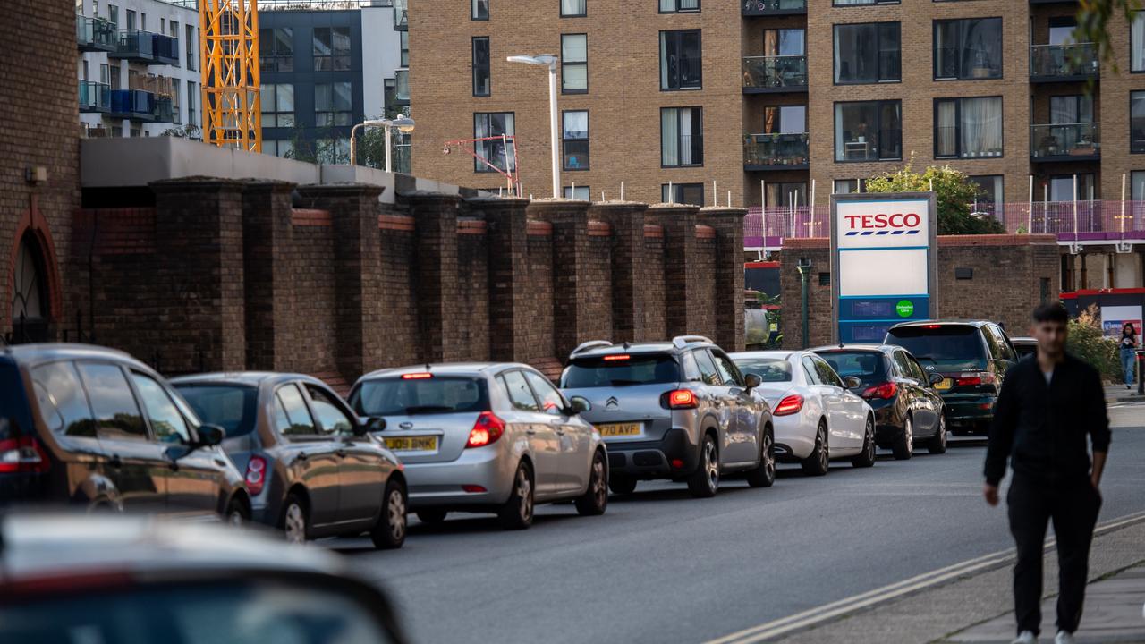 Motorists queue for fuel at a Tesco garage in Lewisham in London, England, as a fuel shortage spreads across the country. Picture: Getty Images
