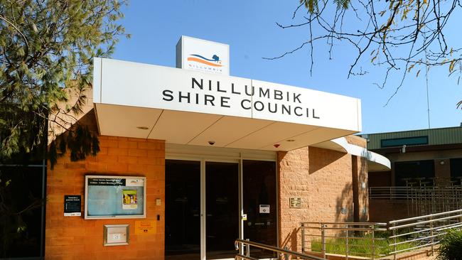 Alcohol could be banned at Nillumbik Council.