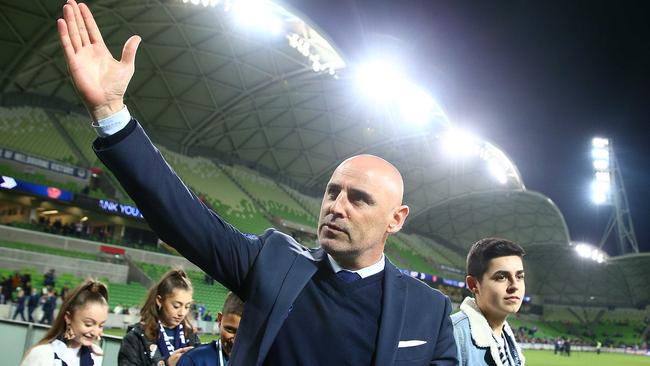 Departing Melbourne Victory coach Kevin Muscat farewells the crowd at AAMI Park