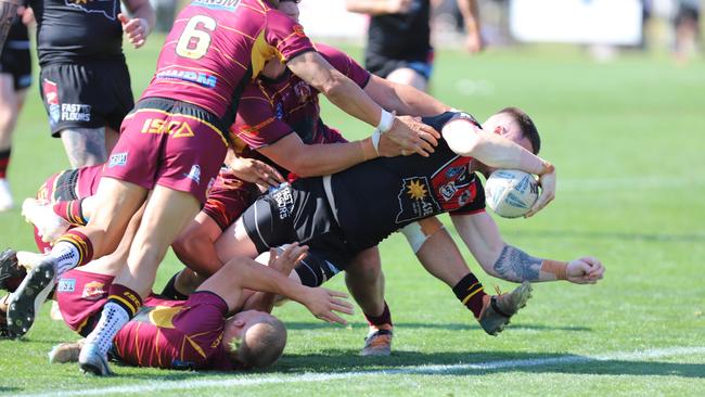 Oakdale backrower Josh Carr crashes over the line. Picture: Steve Montgomery