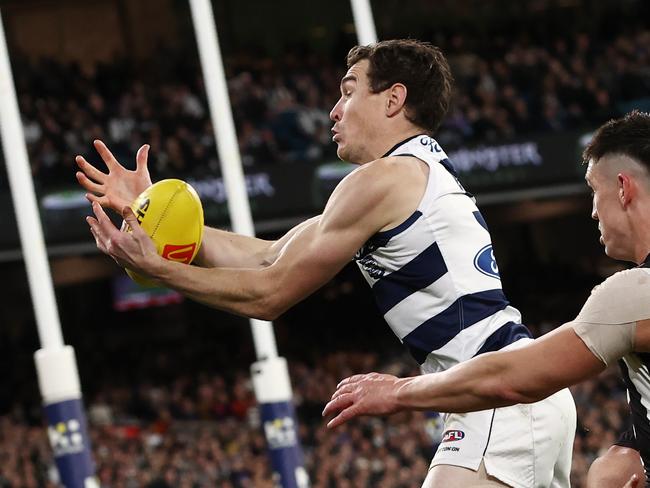 MELBOURNE, AUSTRALIA - Augus 11 , 2023. AFL .      Jeremy Cameron of the Cats marks close to the boundary line early 3rd qtr during the round 22 match between Collingwood and Geelong at the MCG in Melbourne.   Photo by Michael Klein.