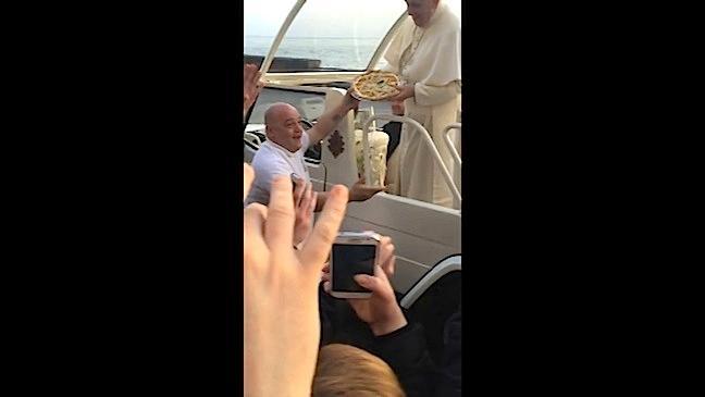 Pope presented with a Pizza during Naples visit