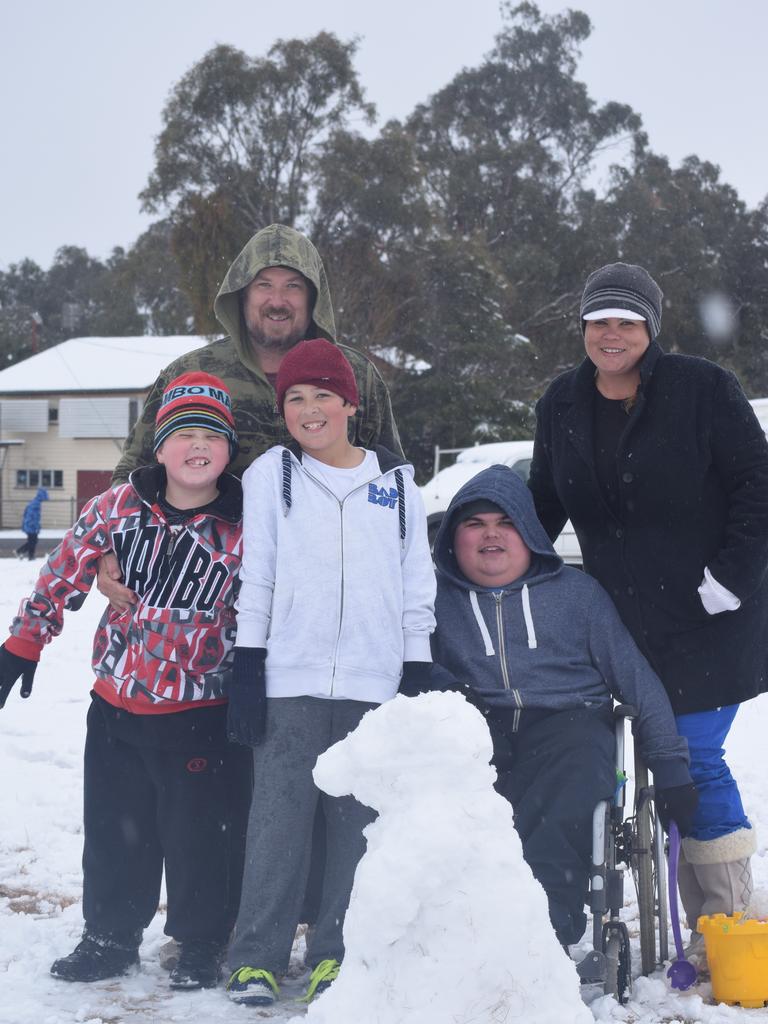 Nakia, Nate, Jayden, Jye and Jacinta Greenwood travelled four hours to see snow in Wallangarra. Photo: Alex Nolan / Stanthorpe Border Post