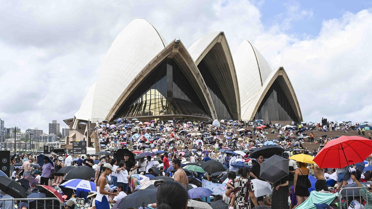 Early bird fireworks devotees grabbing the best spots at Sydney Opera House. Picture: NewsWire/ Monique Harmer