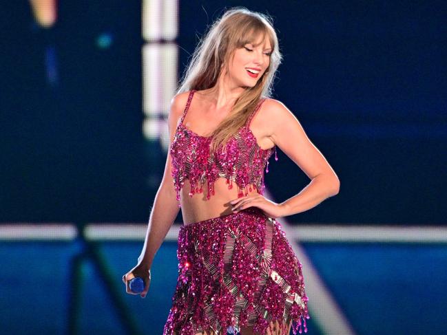 KANSAS CITY, MISSOURI - JULY 08: (EDITORIAL USE ONLY) Taylor Swift performs onstage during night two of Taylor Swift | The Eras Tour at GEHA Field at Arrowhead Stadium on July 08, 2023 in Kansas City, Missouri. (Photo by Fernando Leon/TAS23/Getty Images for TAS Rights Management)