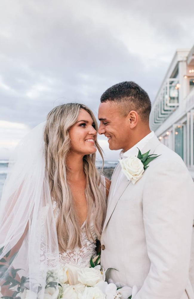 Gretel Tippett and Nikoe Bueta at their Gold Coast wedding, held at Rick Shores.