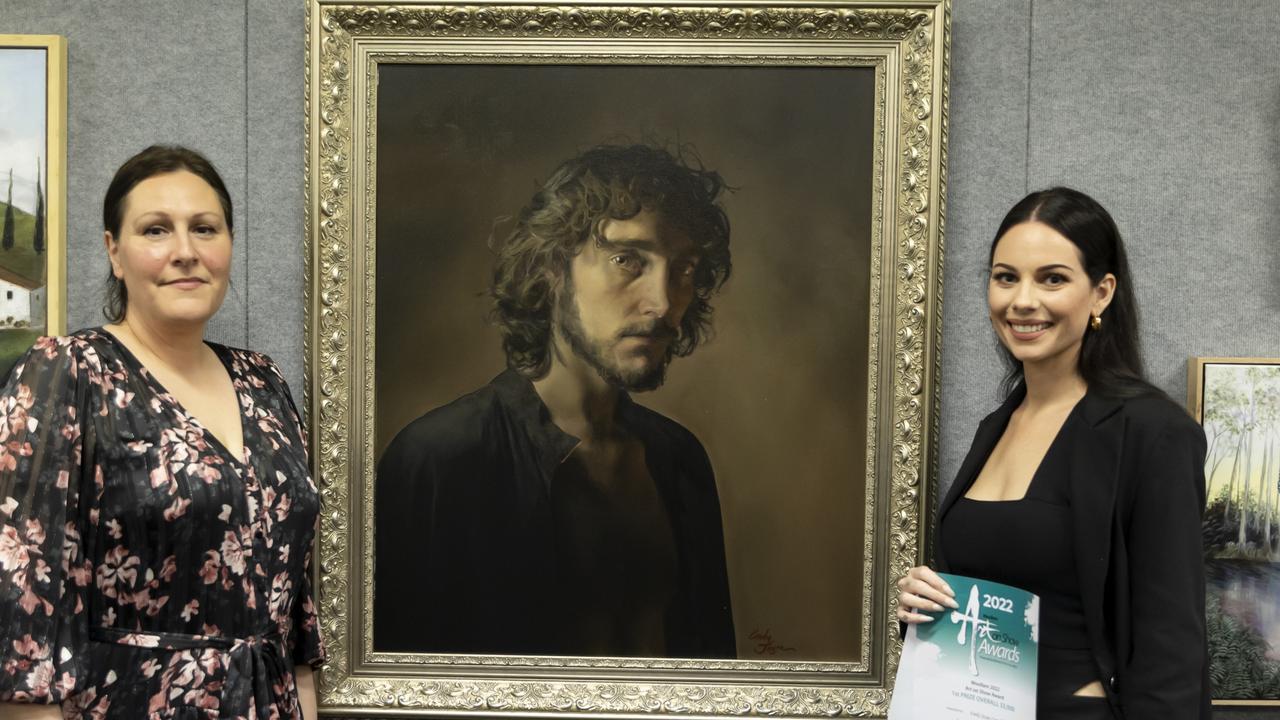 Overall Winner Emily Jayne Carroll and Judge Deanna Hitti at the Woollam Art on Show Awards 2022. Picture: Contributed