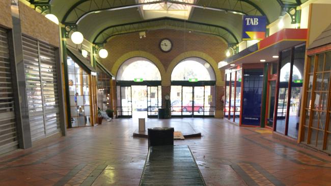 Vacant stores are fatal for shopping centres. Picture: AAP