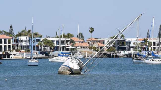 Half-sunken yacht in the Mooloolah River. Photo Patrick Woods / Sunshine Coast Daily.