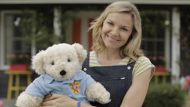 The young mum is a fan of Play School hosts Justine Clarke and Alex Papps.