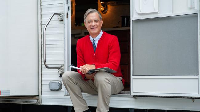 Tom Hanks plays Mister Rogers.