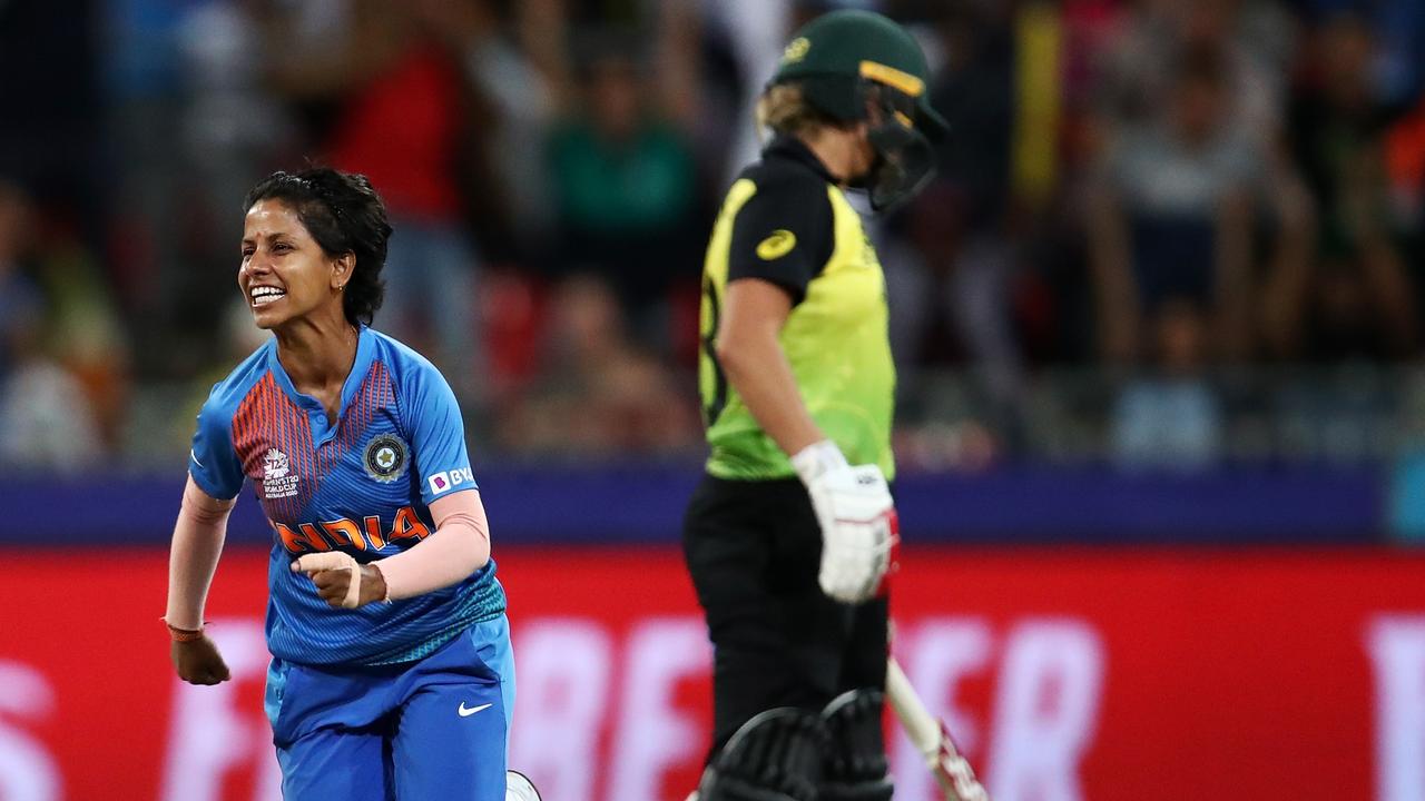Australia slumped to a spin induced defeat in the World Cup opener.