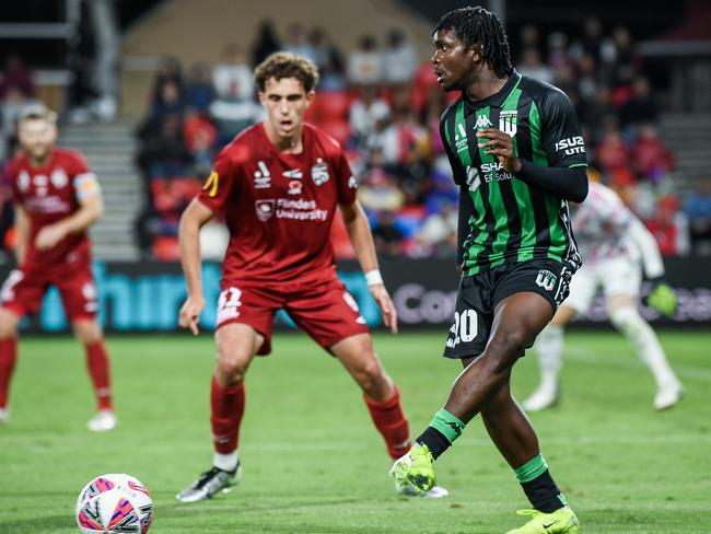 ADELAIDE, AUSTRALIA - NOVEMBER 09: Abel Walatee of Western United passes during the round four A-League Men match between Adelaide United and Western United at Coopers Stadium, on November 09, 2024, in Adelaide, Australia. (Photo by Mark Brake/Getty Images)