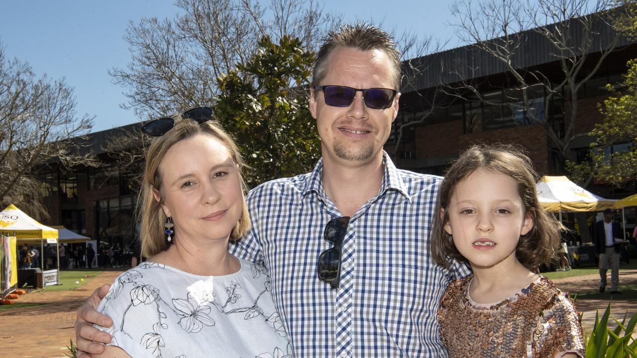 ( From left ) Renee, Simon and Saffron Desmarchelier at the USQ open day. Sunday, August 15, 2021. Picture: Nev Madsen.