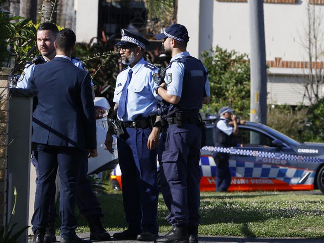 SYDNEY, AUSTRALIA - NewsWire Photos OCTOBER 24, 2024: Police at a crime scene at a house on Layton Street in Wentworthville where at 64 year old man was stabbed to death.Picture: NewsWire / Damian Shaw