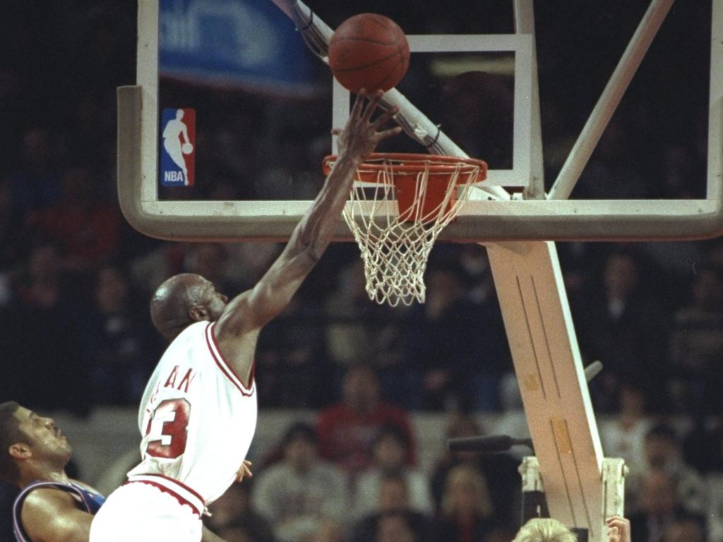 Jordan in action against the Cavaliers in 1992.