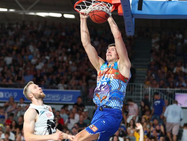 BRISBANE, AUSTRALIA - FEBRUARY 01: Will Magnay of the Bullets dunks during the round 18 NBL match between the Brisbane Bullets and Melbourne United at Nissan Arena on February 01, 2020 in Brisbane, Australia. (Photo by Chris Hyde/Getty Images)