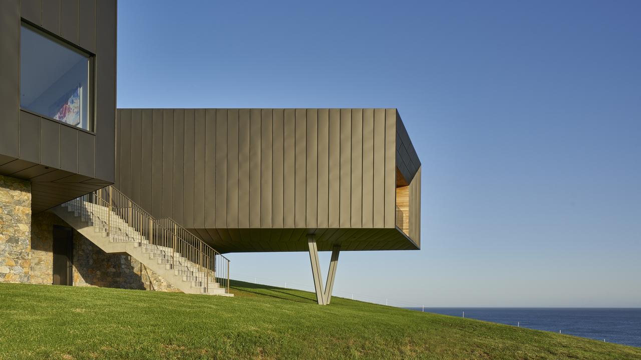 The Gerringong house was built by Bellevarde Constructions.