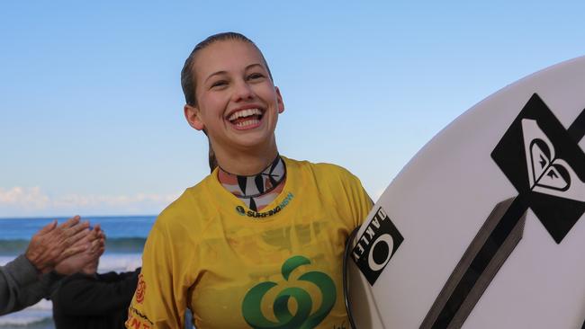 Sawtell's Rosie Smart takes out the 2020 Under-16 NSW Junior Titles on home turf. Photo: Josh Brown / Surfing NSW.