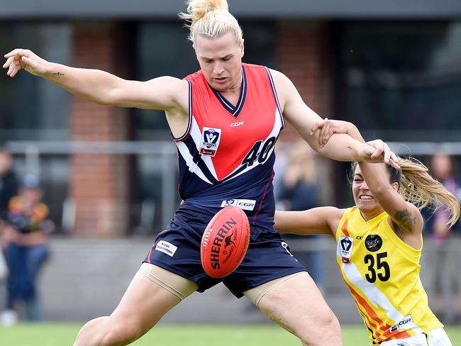 Hannah Mouncey fights for the ball in the VFLW. Picture: Nicole Garmston