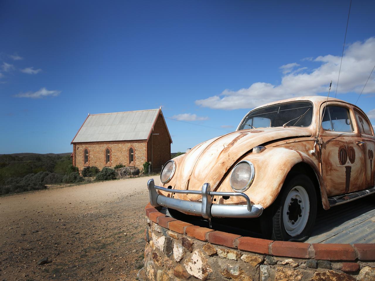 Broken Hill - artwork and buildings dotted around Silverton
