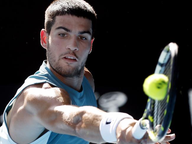 NCA. MELBOURNE, AUSTRALIA. 19th January 2025.   Day 8 Australian Open Tennis at Melbourne Park.   Carlos Alcaraz vs Jack Draper on Rod Laver Arena.    Air, ice and water.  Carlos Alcaraz during his 4th round match against Jack Draper.  Picture: Michael Klein