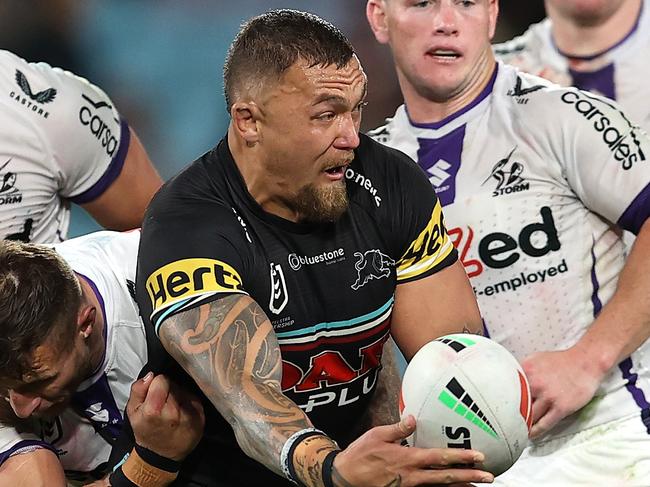 SYDNEY, AUSTRALIA - SEPTEMBER 22:  James Fisher-Harris of the Panthers offloads the ball during the NRL Preliminary Final match between the Penrith Panthers and Melbourne Storm at Accor Stadium on September 22, 2023 in Sydney, Australia. (Photo by Brendon Thorne/Getty Images)