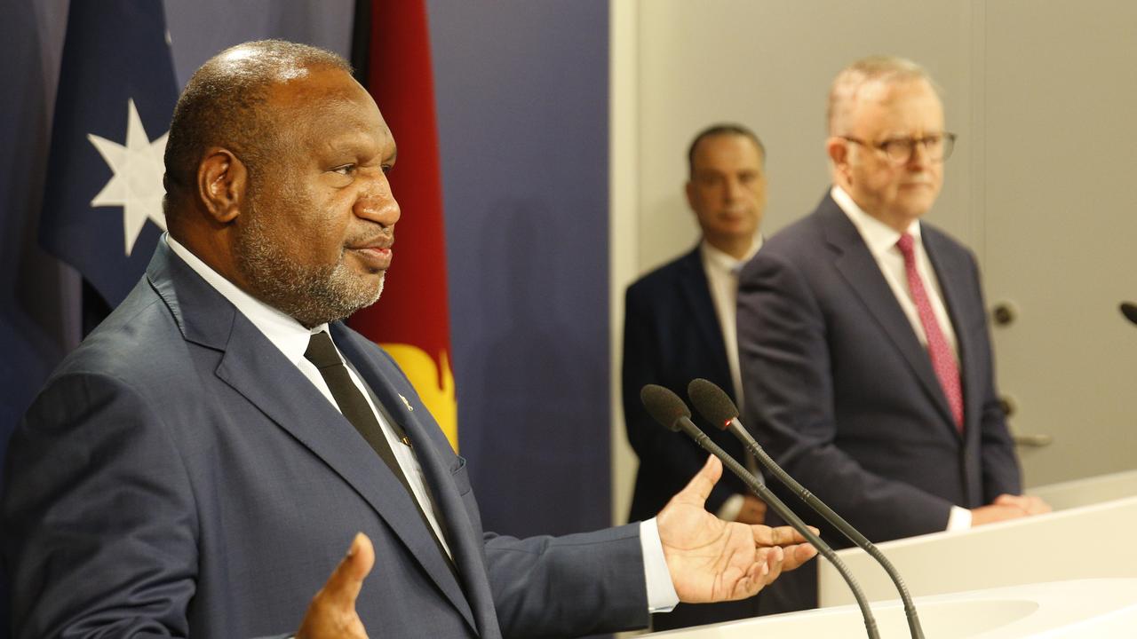 SYDNEY, AUSTRALIA - NewsWire Photos December 12, 2024: L to R: Papua New Guinea, James Marape, Chair of the ARL Peter V'lamdys and Prime Minister Anthony Albanese hold a joint Press conference in Sydney on bi-lateral security arrangements and PNG's entry into the NRL. Picture: NewsWire / John Appleyard