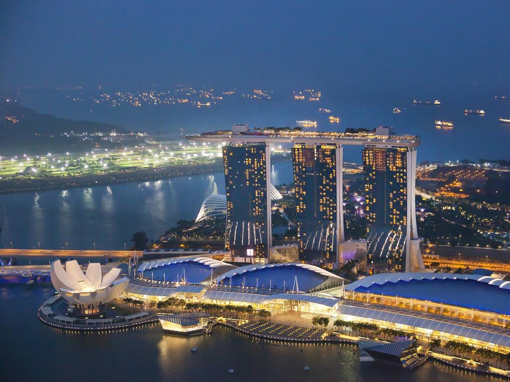 Comme des garcons shop marina bay sands