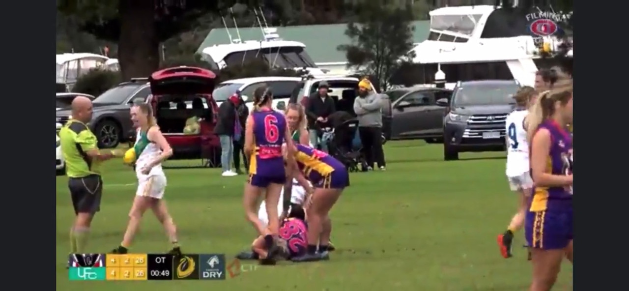 Eliza Reilly suffers a concussion in the 2022 grand final