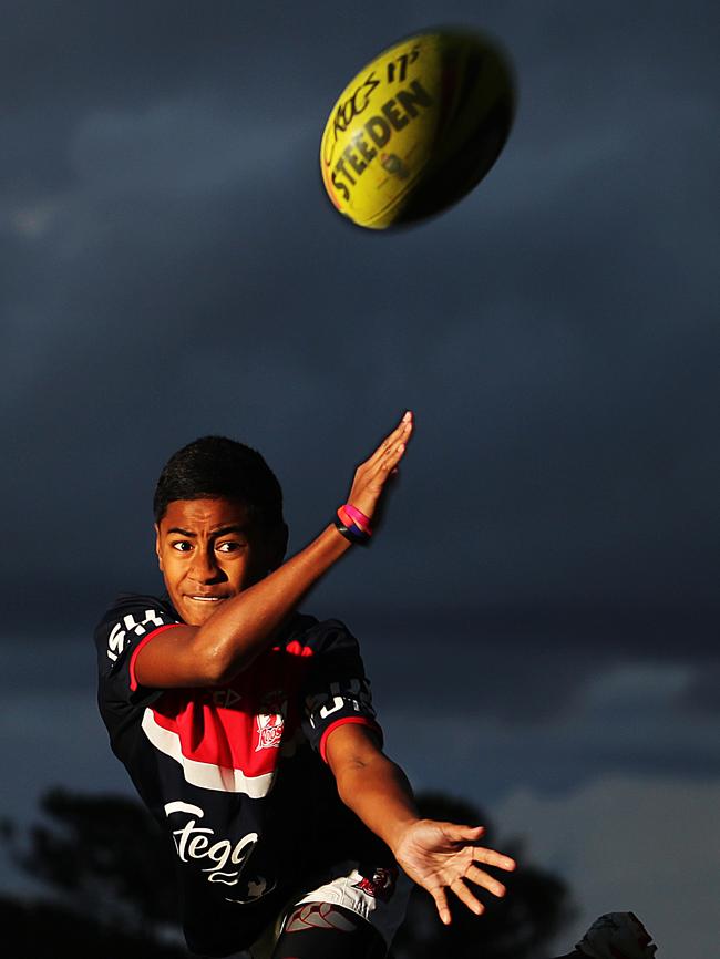 Kalani Anitelea-Hand showing his form.