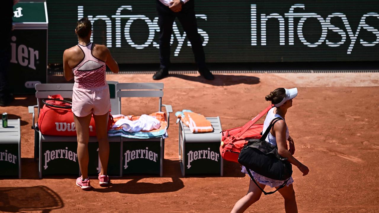 French Open: Aryna Sabalenka handshake storm after Elina Svitolina win ...