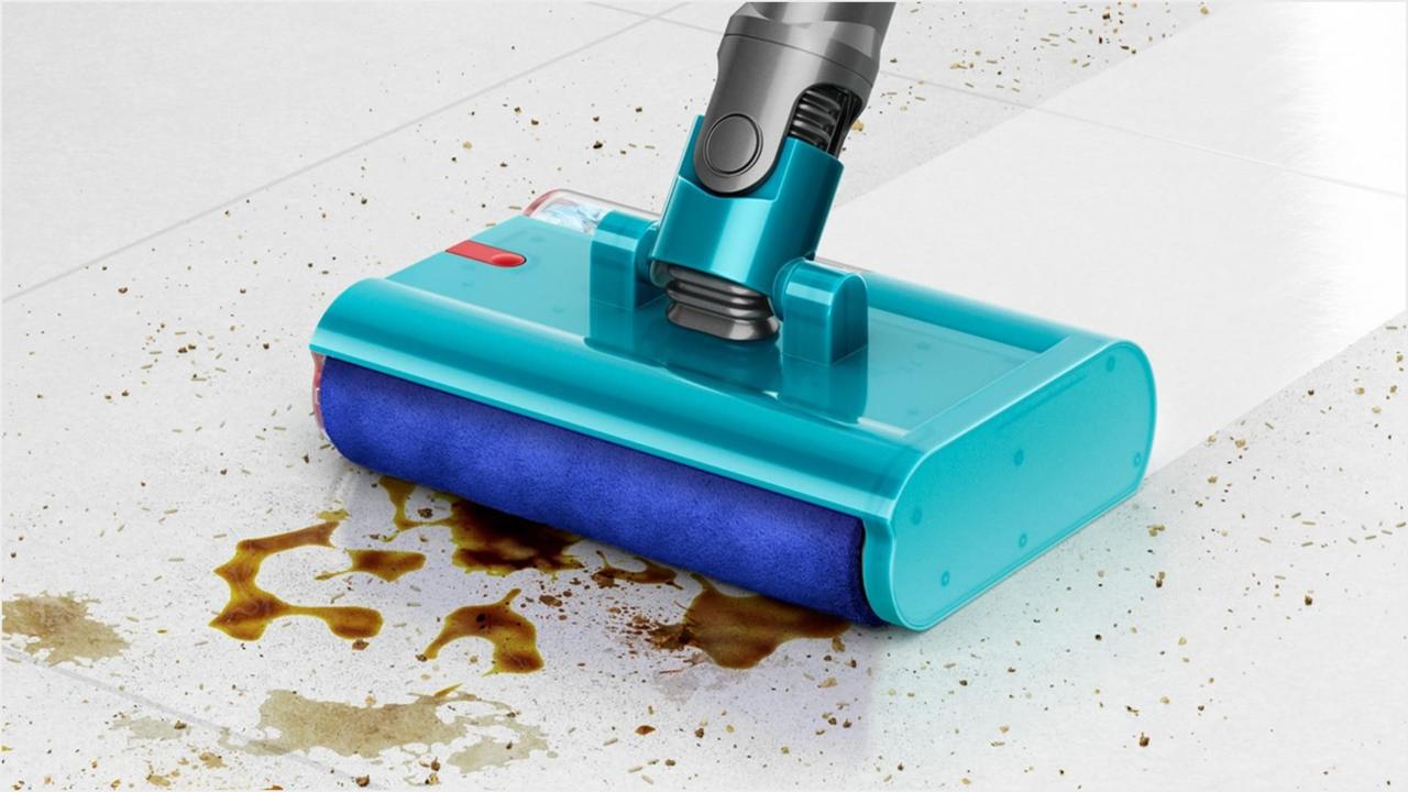 Get a deal on the Dyson V15s Detect Submarine Complete