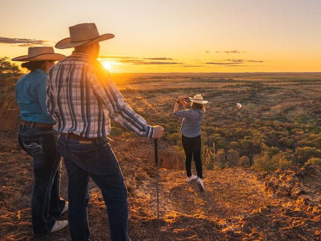 Massive amateur golfing prize up for grabs in outback Qld town