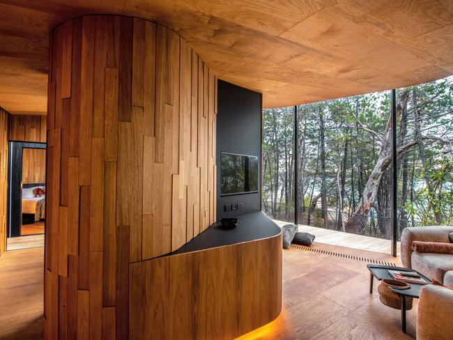 An immersive accommodation experience within Freycinet National Park. Freycinet LodgeÃ¢â‚¬Ã‚â„¢s Coastal Pavilion offers a superb blend of natural simplicity and ultimate comfort.credit: Alastair Bettescape31 january 2021My life in travelKirsha Kaechele