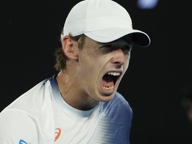 NCA. MELBOURNE, AUSTRALIA. 19th January 2025.   Day 9. Australian Open Tennis at Melbourne Park.   Alex de Minaur vs Alex Michelson on Rod Laver Arena.  Alex de Minaur celebrates during the 2nd set tie breaker  during his 4th round match against  Alex Michelson   .  Picture: Michael Klein