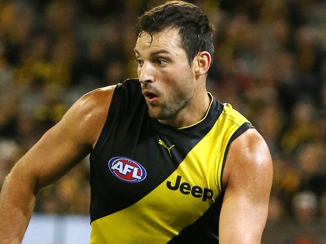 AFL : Round 2 ,  Richmond V Collingwood at the M.C.G. 30th March.  Melbourne .   Richmond's Toby Nankervis sells some candy to Collingwood's Brodie Grundy in the fourth quarter, Picture : George Salpigtidis