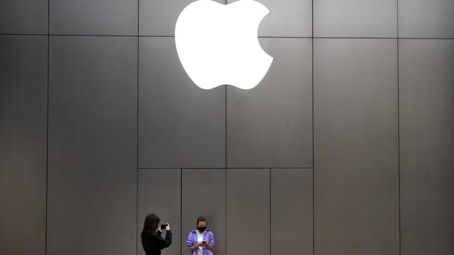 The move should significantly speed up Apple products repairs. Picture: AP