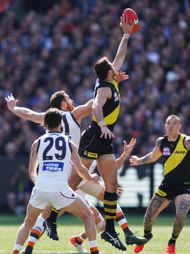 Toby Nankervis of the Tigers wins the first tap out. Picture: Michael Dodge/AAP.