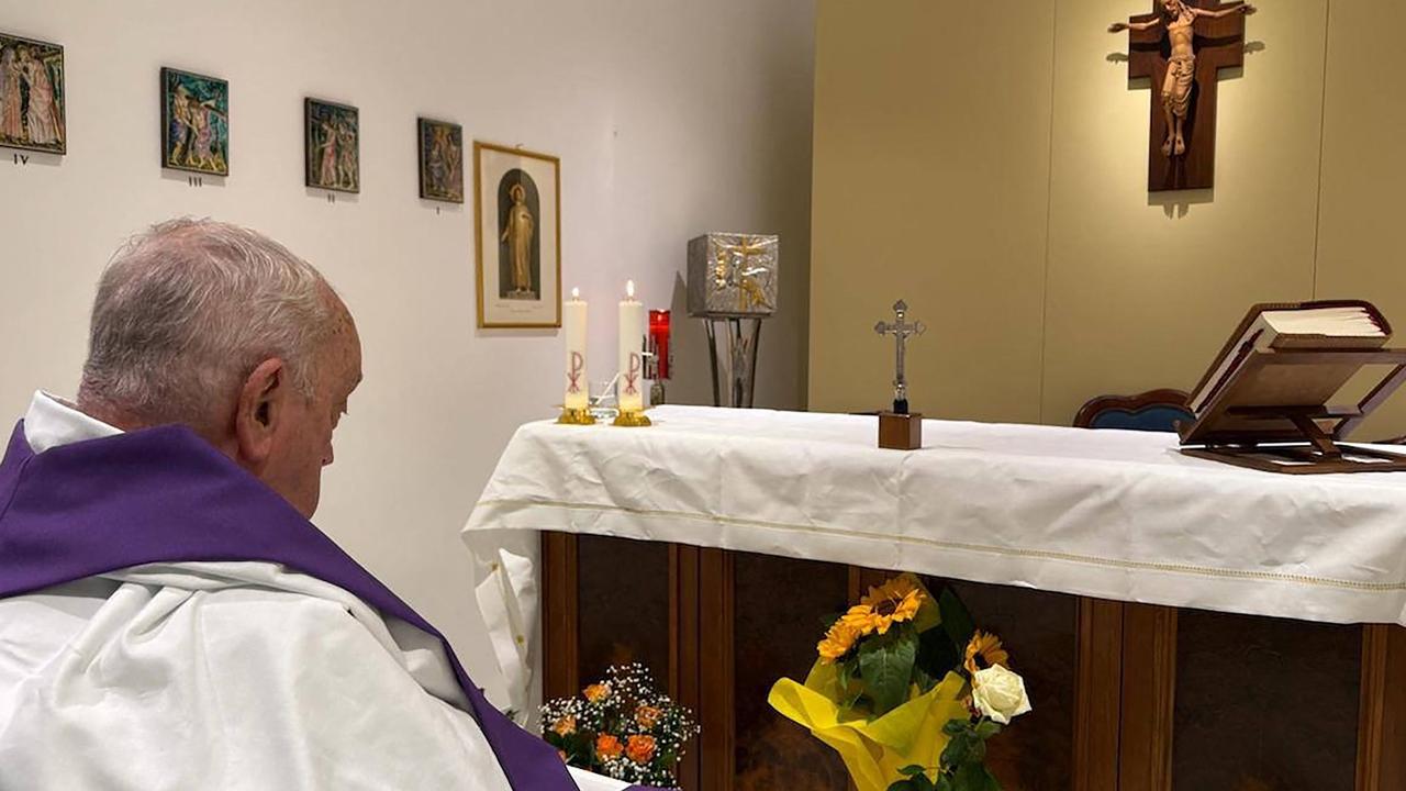 Vatican releases photo of Pope praying in hospital chapel