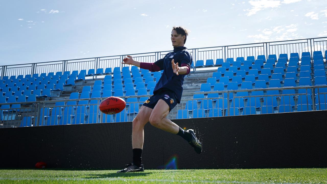 Eric Hipwood trains in front of one of the temporary stands. Picture: Michael Willson/AFL Photos