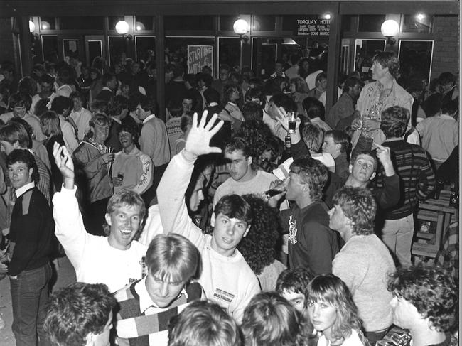 NYE celebrations at the Torquay Hotel 1986.