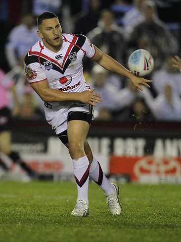 <p>NRL round 15 Sharks v Warriors: Lewis Brown shifts the ball. Picture: Rohan Kelly.</p>