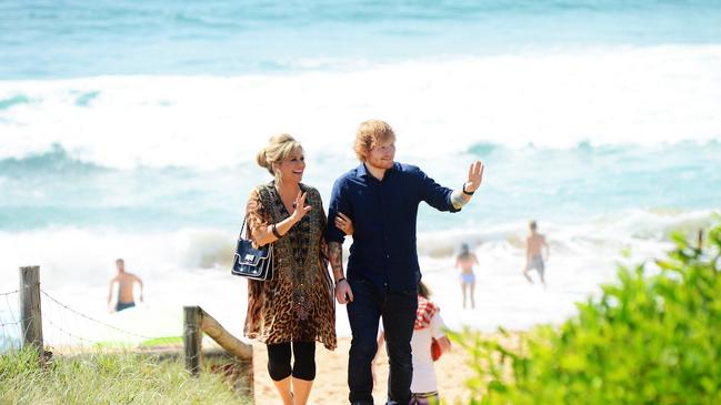 Marilyn shows Ed Sheeran around Summer Bay.