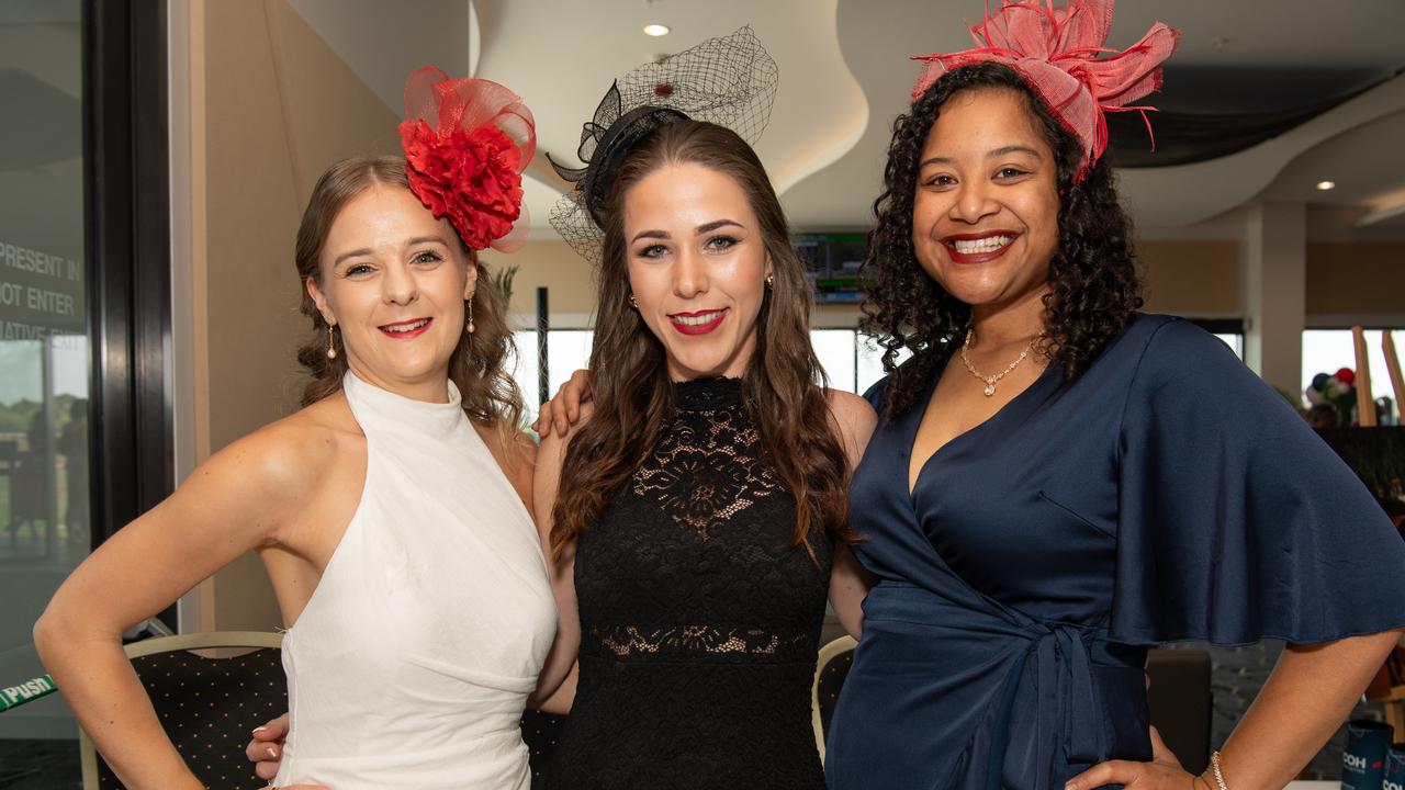 70+ faces: Racing fans make their mark at Darwin Cup Carnival opener