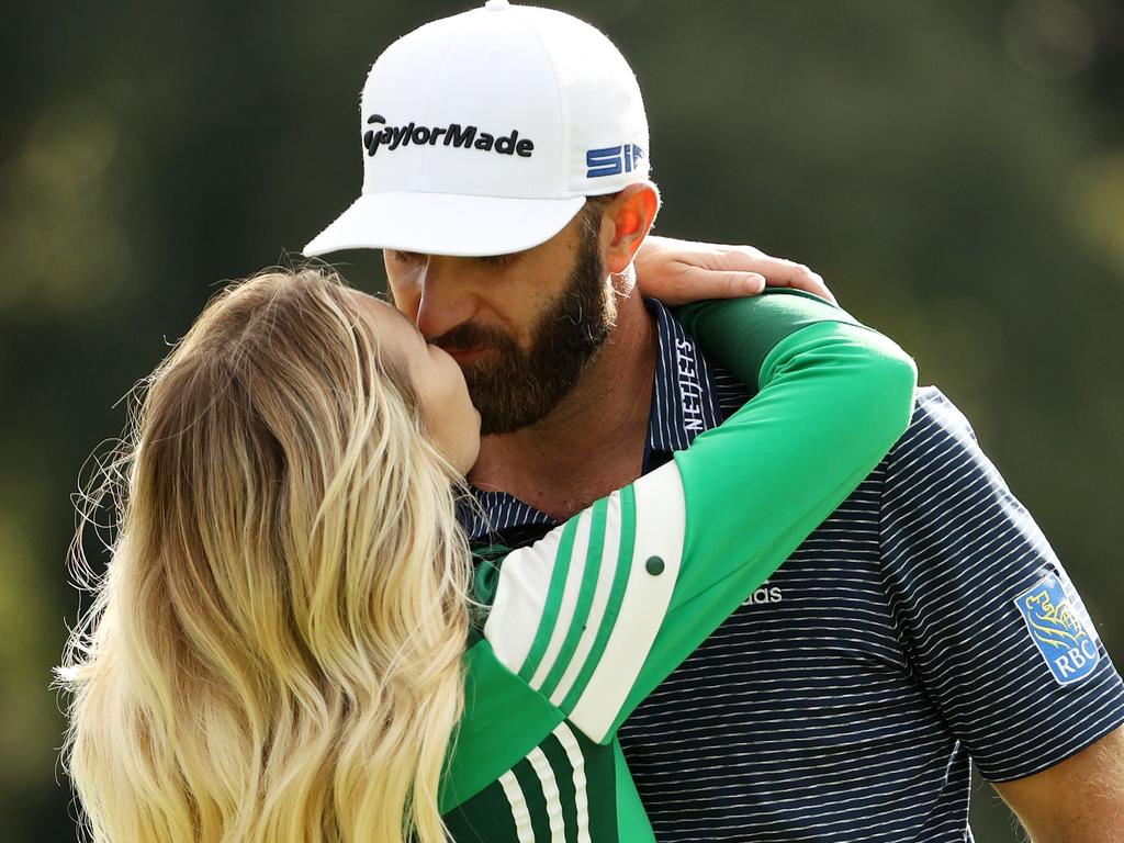 Dustin Johnson and Paulina Gretzky shared a special moment at the end of the 72nd hole.